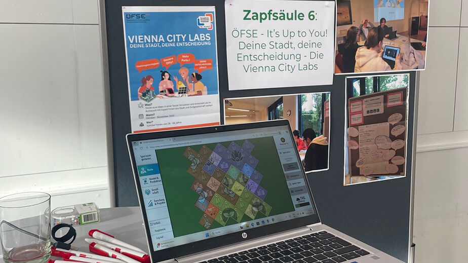 Infostand mit Infomaterial Infostand mit Infomaterial